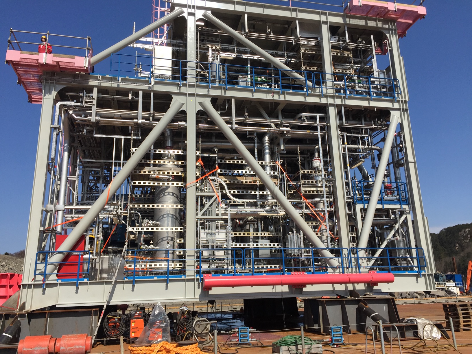 Handrail Rig MARRS handrails at Troll B - Module Solutions & Systems